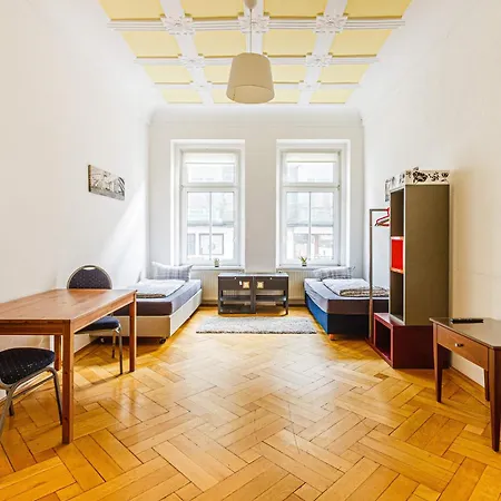 Ein Zimmer In Einer 5-Zimmer-Wohnung In Leipzig Mit Gemeinschaftskueche Und -Bad * Lipsia