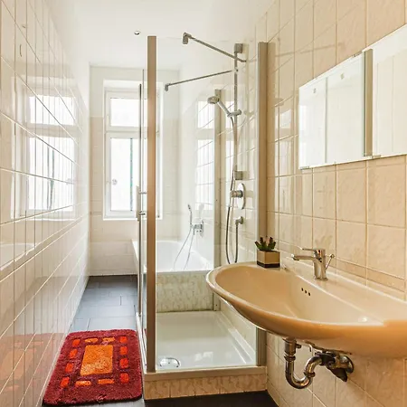Séjour chez l'habitant Ein Zimmer In Einer 5-Zimmer-Wohnung In Leipzig Mit Gemeinschaftskueche Und -Bad *