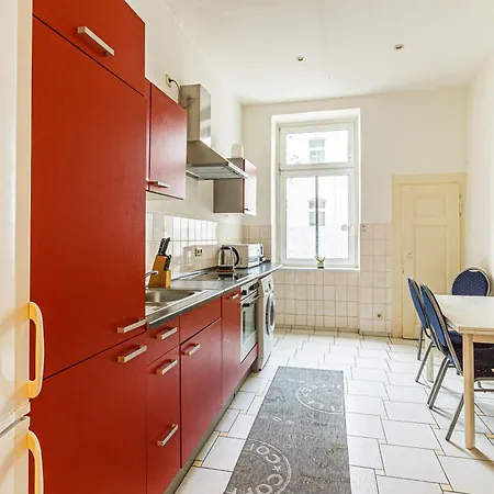 Ein Zimmer In Einer 5-Zimmer-Wohnung In Leipzig Mit Gemeinschaftskueche Und -Bad *